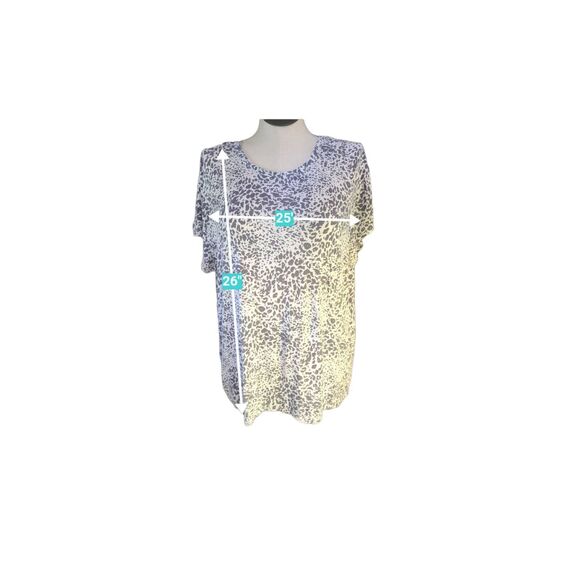 Koolaburra by UGG Women's 1X Petite Short Sleeve Animal Print Tee Gray White - Picture 6 of 8